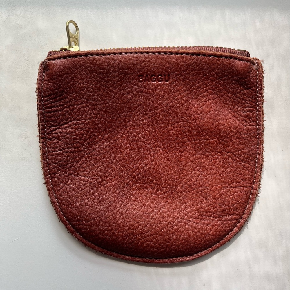 BAGGU brown leather change purse